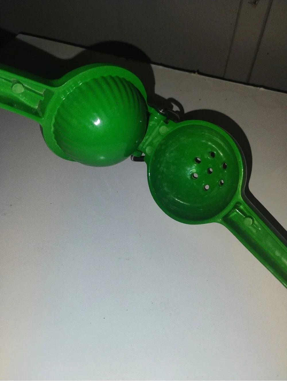 Green Plastic Citrus Juicer Squeezer Handheld